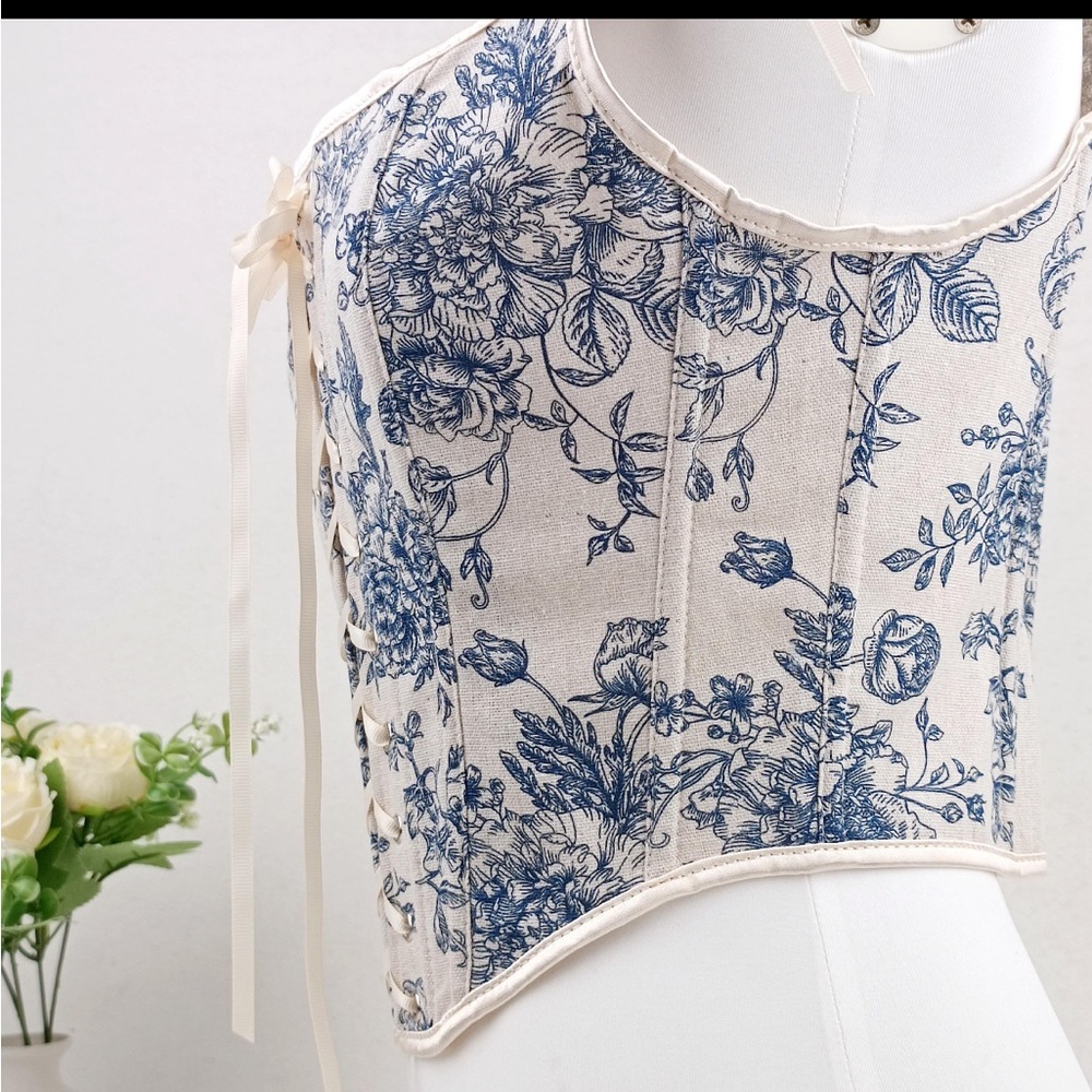 Blue and White Floral Corset Bodice Renaissance Faire Costume Size Medium - Picture 4 of 14